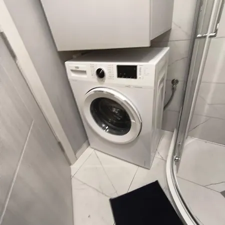 Schoene Im Emilia Romana Park Apartman Napospart