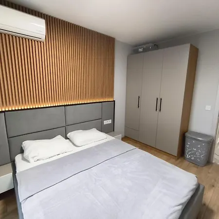 Schoene Im Emilia Romana Park Apartman *