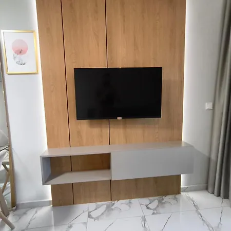 Schoene Im Emilia Romana Park Apartman Napospart