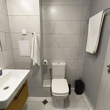 Schoene Im Emilia Romana Park Apartman Napospart