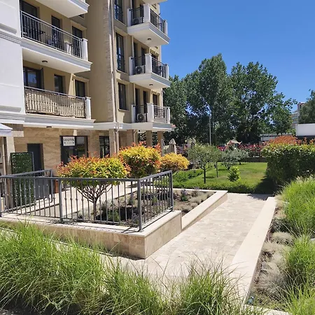Schoene Im Emilia Romana Park Apartman