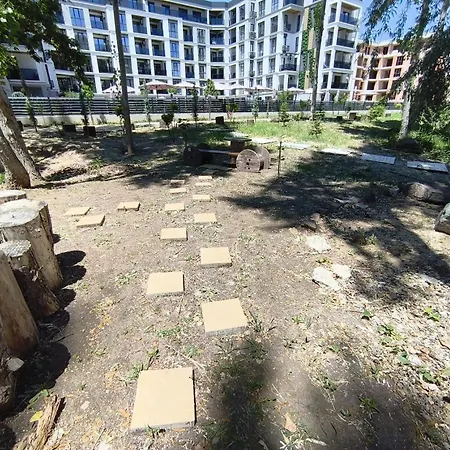 Schoene Im Emilia Romana Park Apartman Napospart