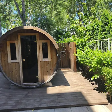 Schoene Im Emilia Romana Park Apartman